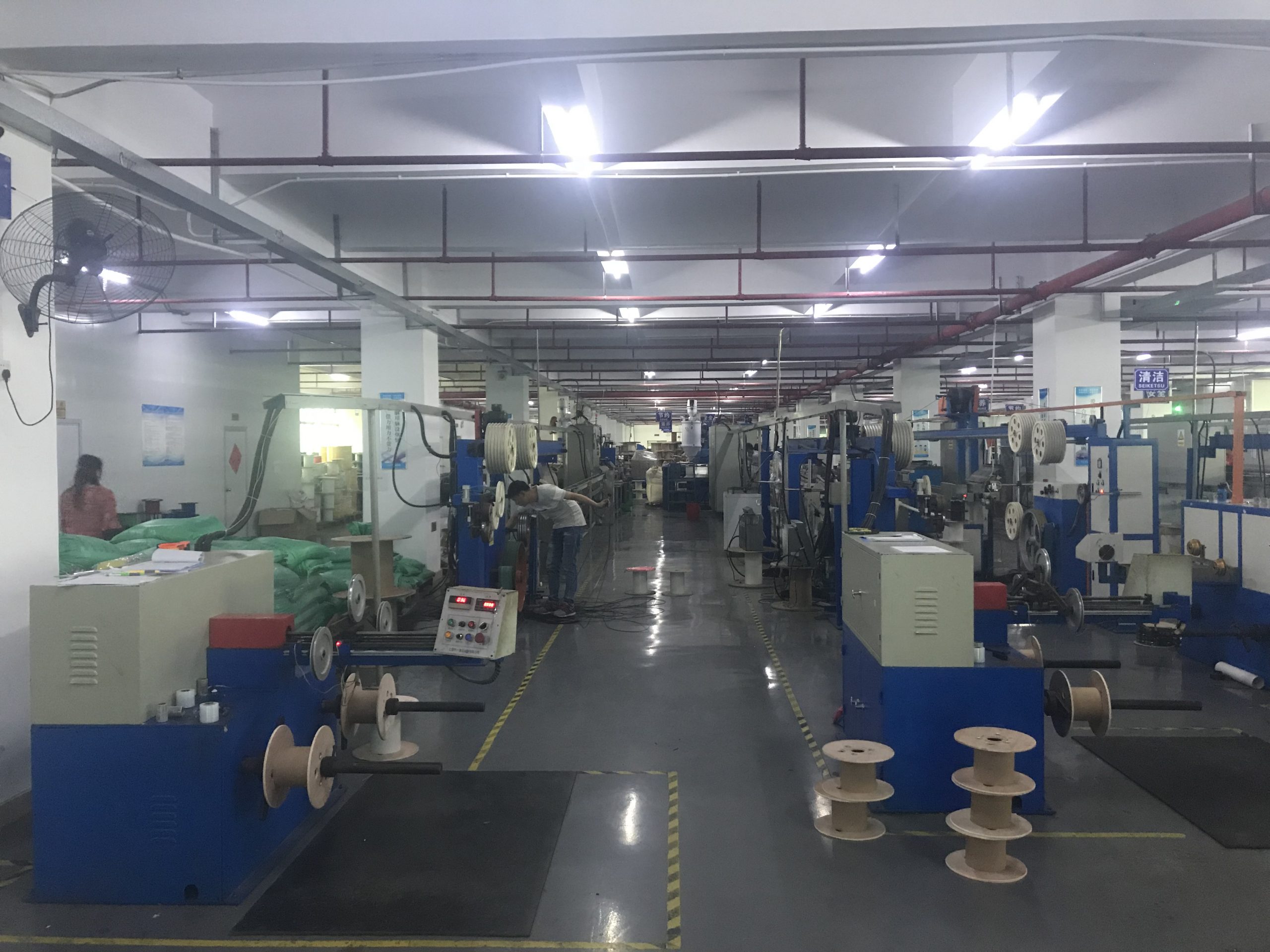 光纜生產(chǎn)廠家|礦用光纜生產(chǎn)廠家|礦用光纜|礦用阻燃通信光纜|國(guó)防光纜廠家|光纖光纜|ADSS光纜|海底光纜|層絞式光纜|通信光纜|地埋光纜|管道光纜|直埋光纜|架空光纜|電力光纜|OPGW光纜|光纜